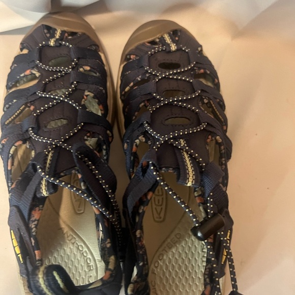 KEEN women’s Whisper Waling Hiking Sandal - Picture 3 of 6